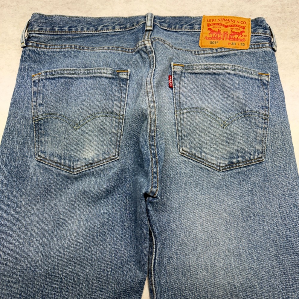 Levis 501xx Original Fit Button Fly Jeans Mens 33x32 Medium Blue Straight Leg - Picture 10 of 11